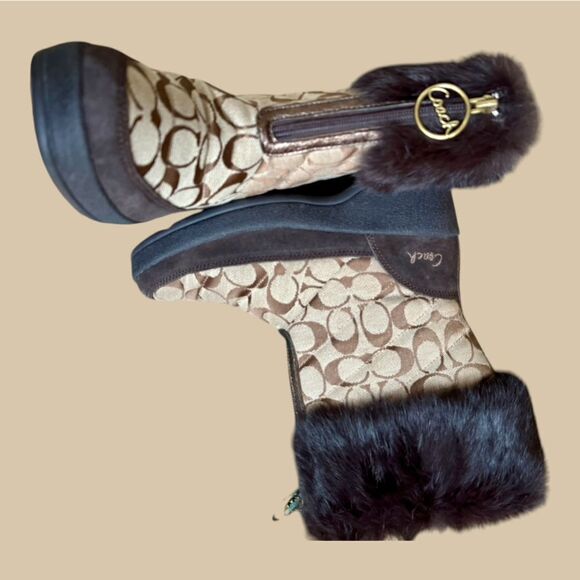 Coach winter boot beautiful fur detailing. Size 6 1/2 - Picture 5 of 7